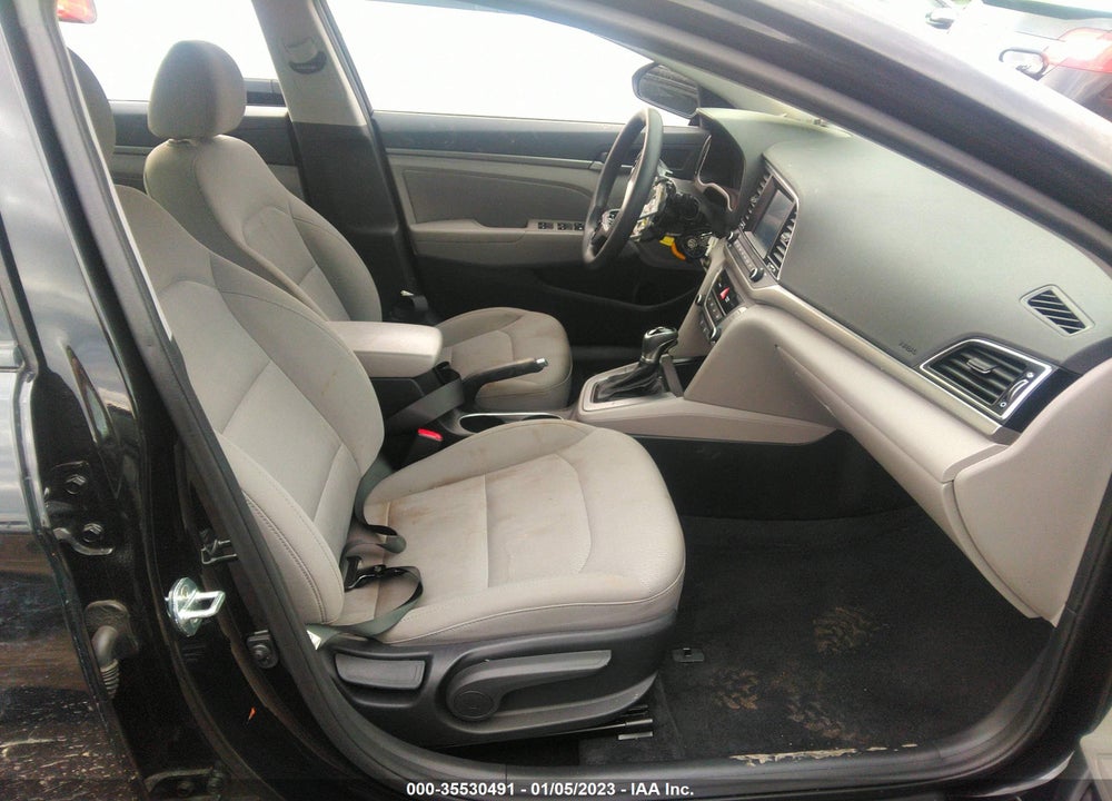 2018 HYUNDAI ELANTRA VIN: 5NPD84LF0JH371827