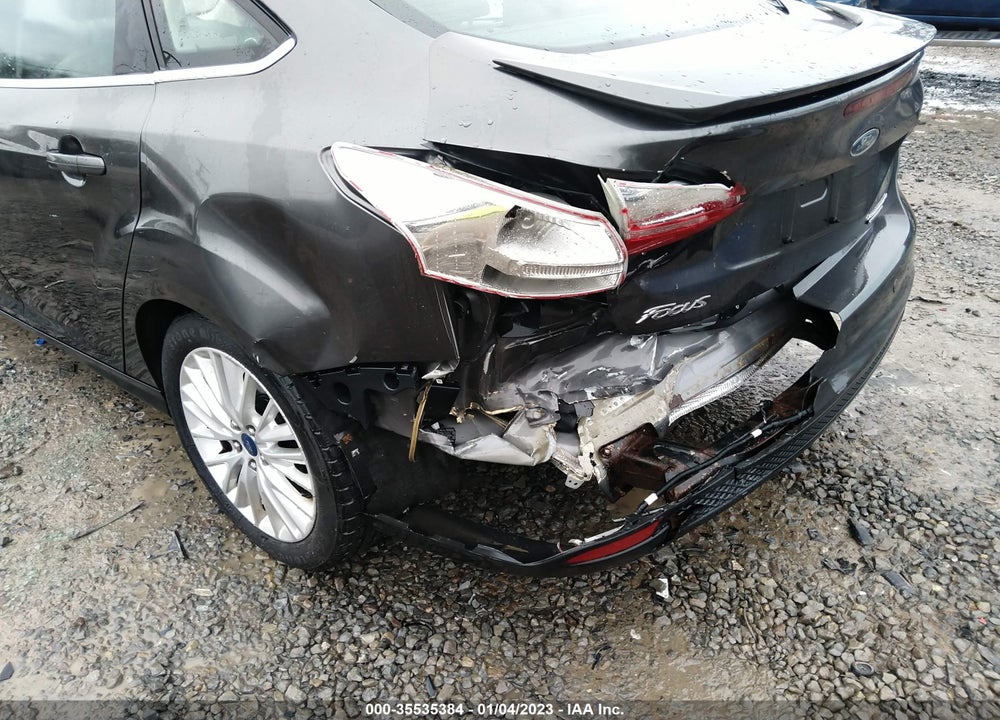 2015 FORD FOCUS VIN: 1FADP3J21FL200963