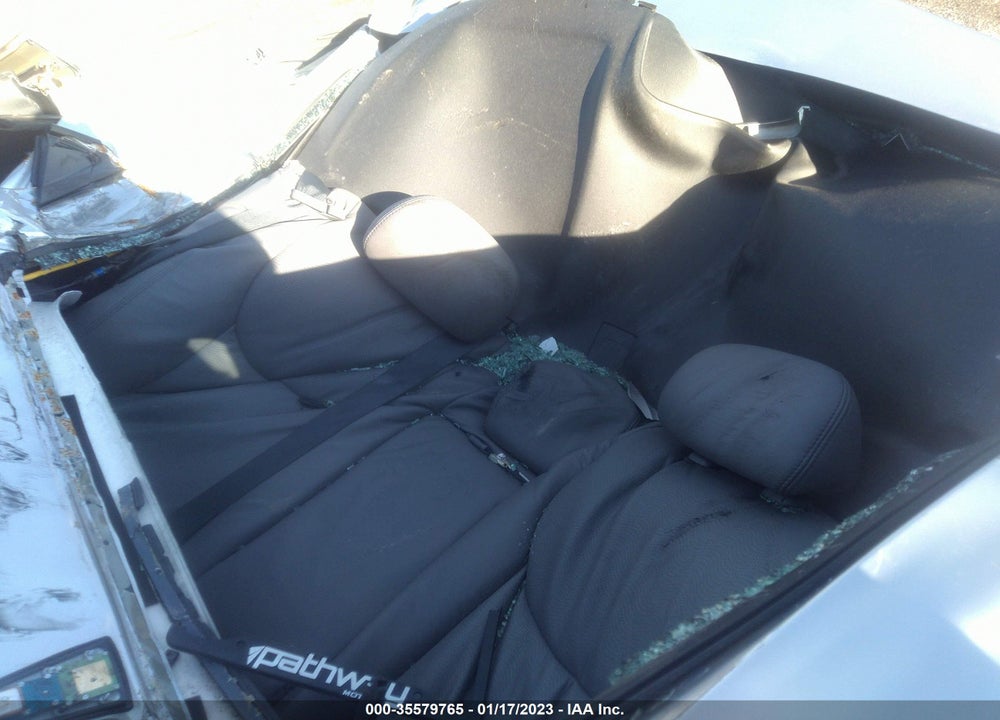 2011 HYUNDAI ELANTRA LIMITED VIN: 5NPDH4AE4BH051633