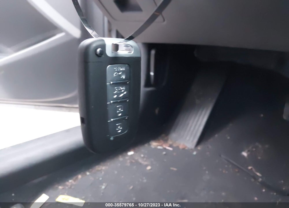 2011 HYUNDAI ELANTRA LIMITED VIN: 5NPDH4AE4BH051633