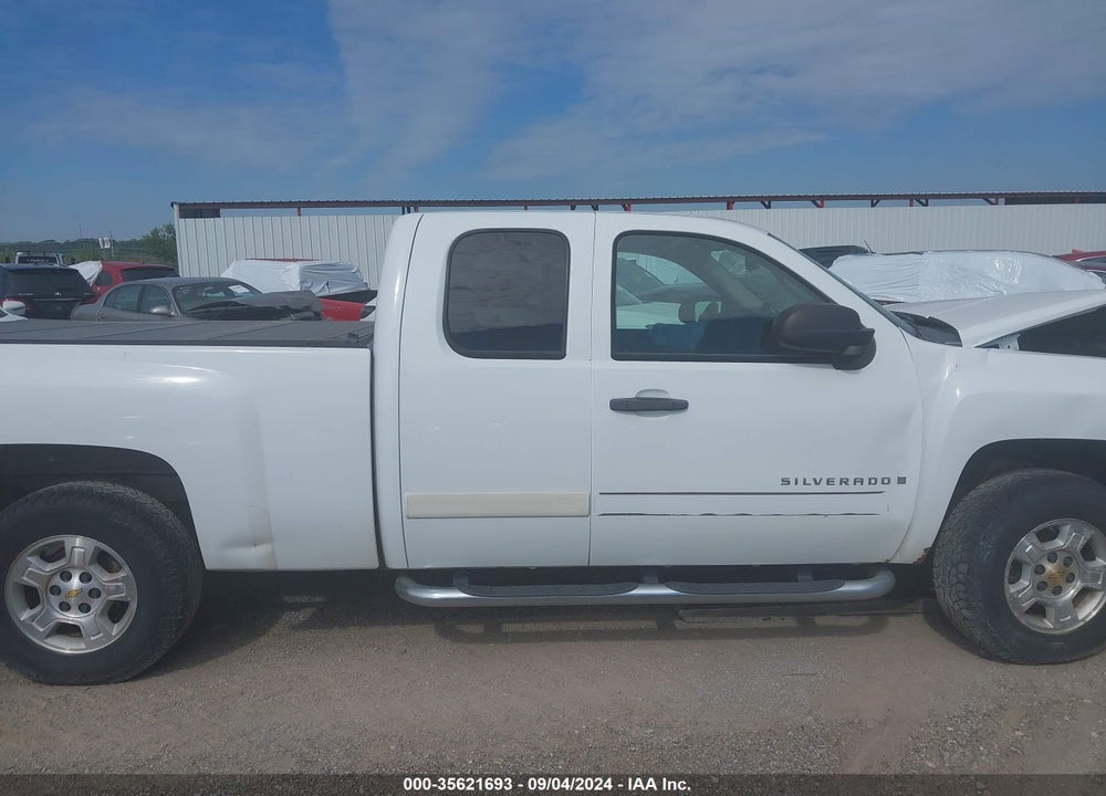 2008 CHEVROLET SILVERADO 1500 LT1 VIN: 2GCEK19J281248316