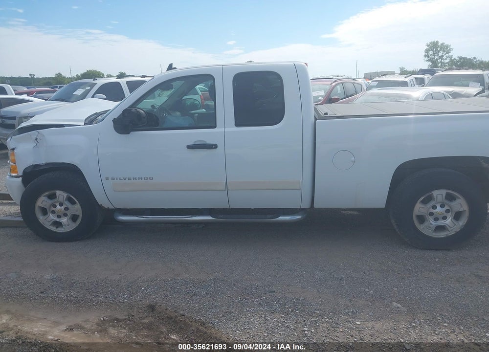 2008 CHEVROLET SILVERADO 1500 LT1 VIN: 2GCEK19J281248316