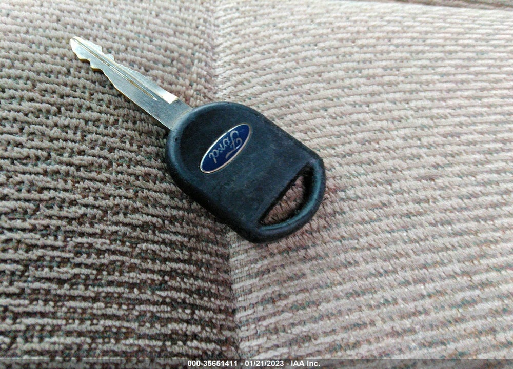 2001 FORD WINDSTAR LX VIN: 2FMZA51471BB52937
