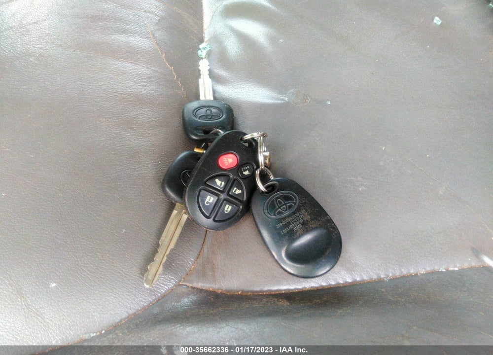 2005 TOYOTA SIENNA XLE VIN: 5TDZA22C45S282350