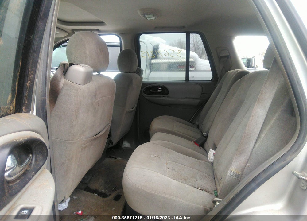2005 CHEVROLET TRAILBLAZER LS VIN: 1GNDT13S652306229