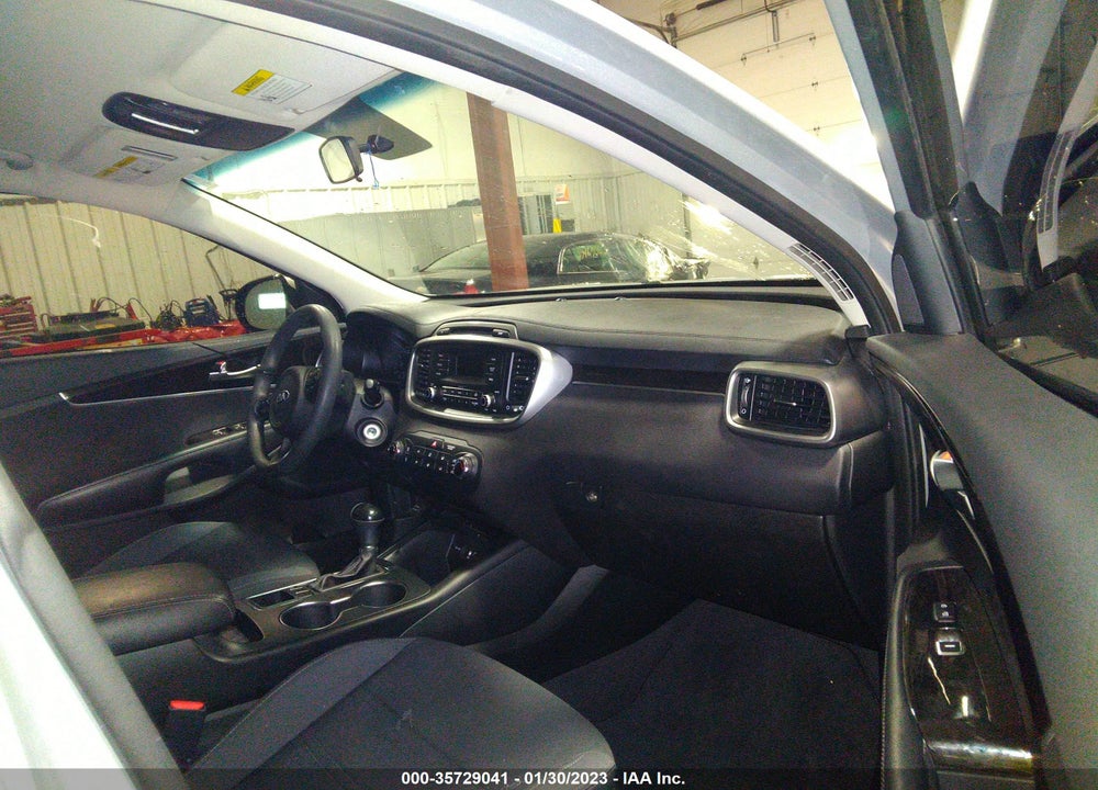 2016 KIA SORENTO 2.4L L VIN: 5XYPG4A37GG041160