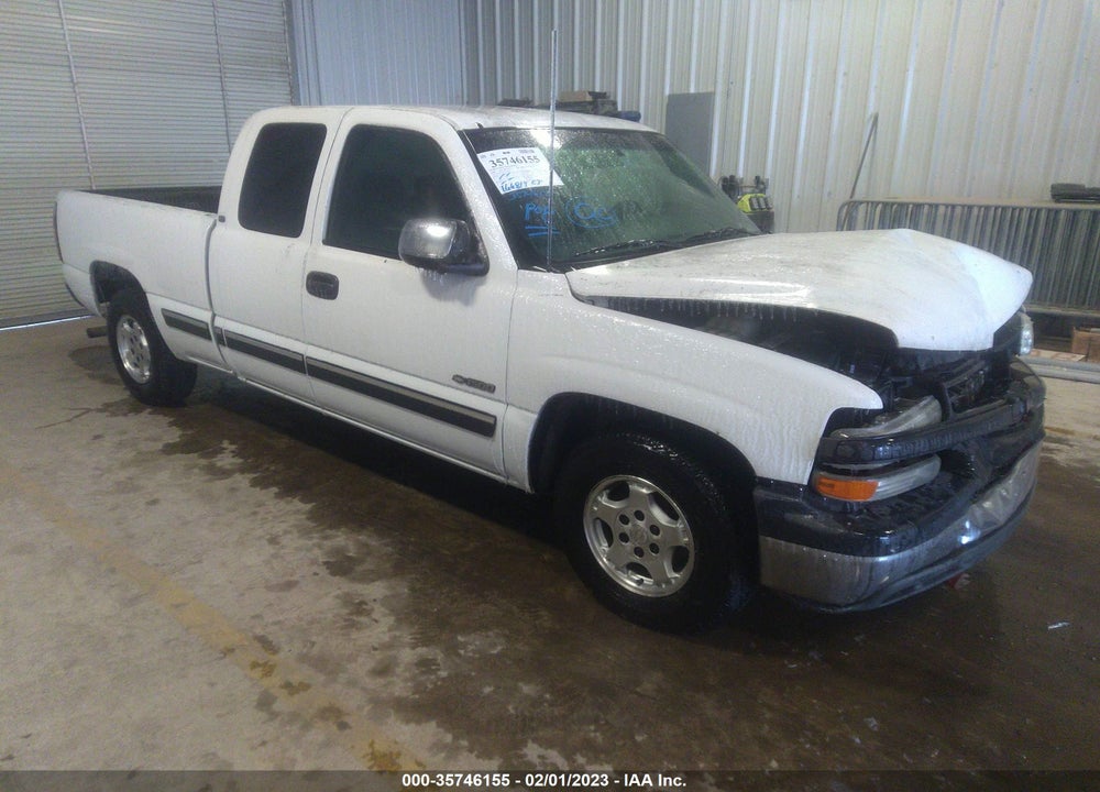 2002 CHEVROLET SILVERADO 1500 LS VIN: 2GCEC19TX21136577