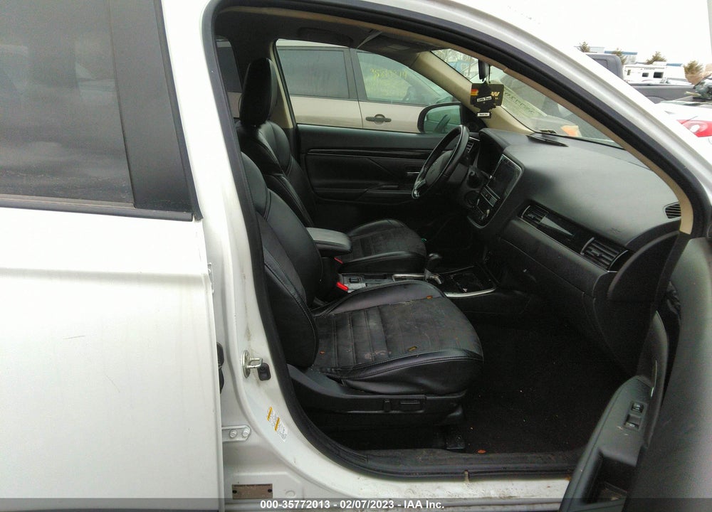 2019 MITSUBISHI OUTLANDER SE VIN: JA4AD3A31KZ006997