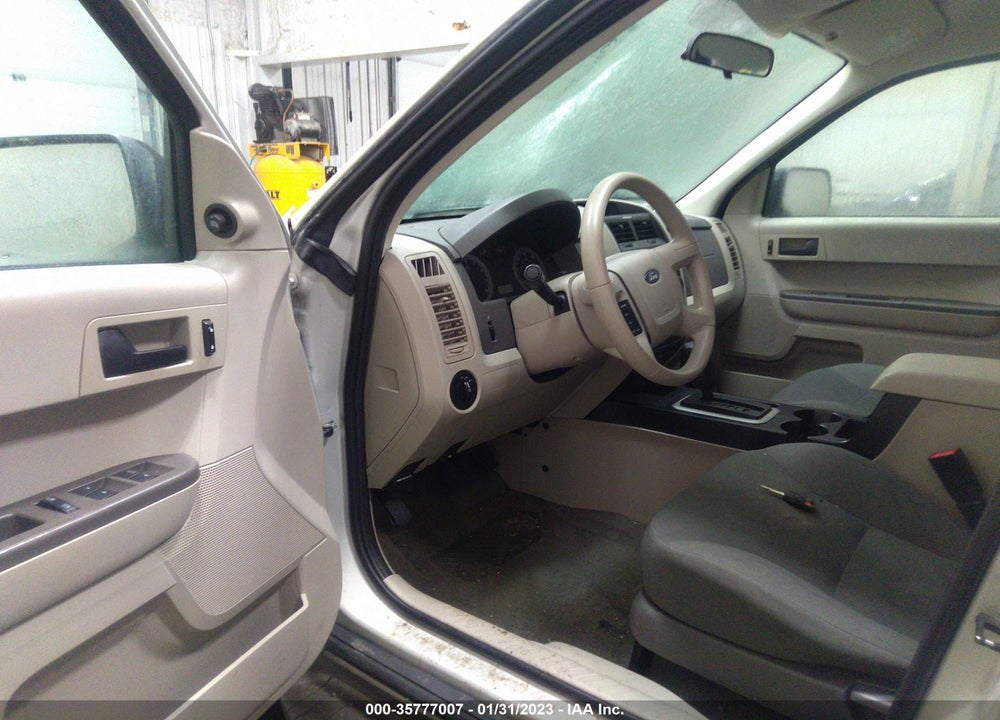 2008 FORD ESCAPE XLS VIN: 1FMCU92Z08KB25416