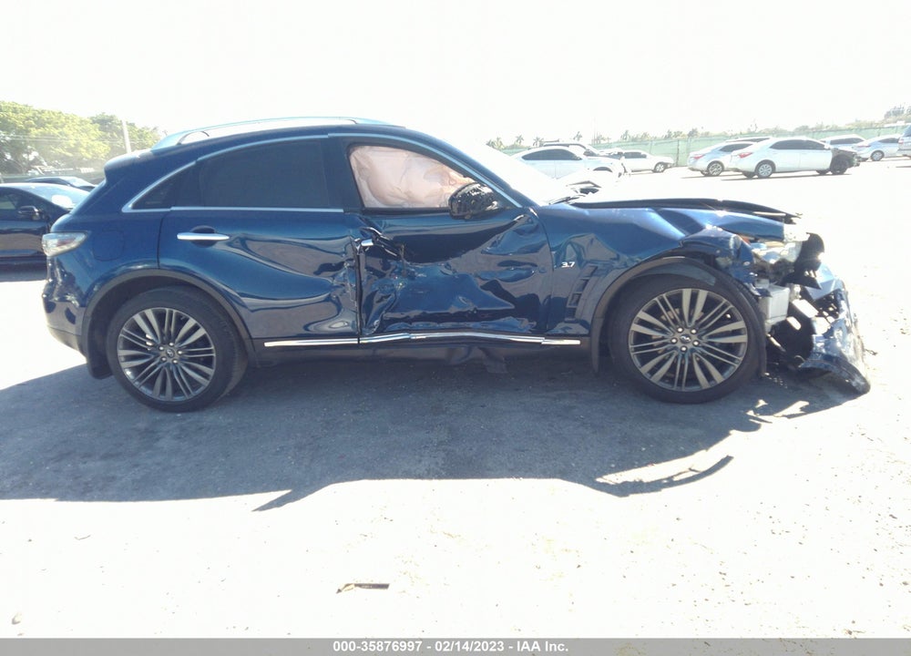 2017 INFINITI QX70 VIN: JN8CS1MU9HM140549