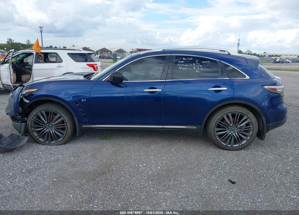 2017 INFINITI QX70 VIN: JN8CS1MU9HM140549