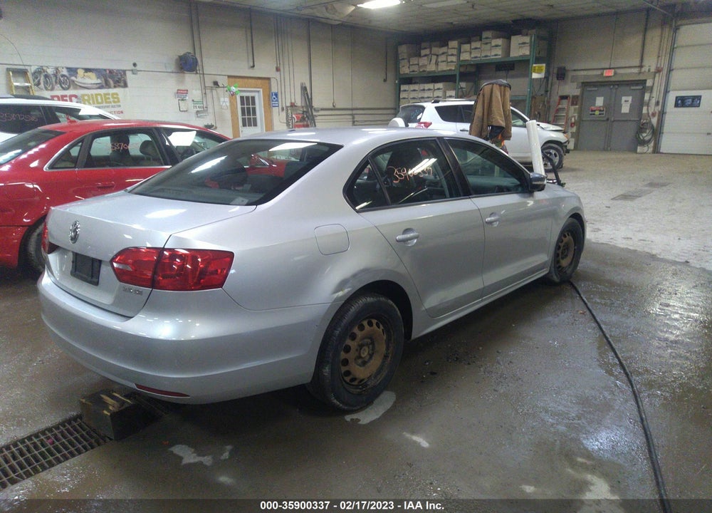 2011 VOLKSWAGEN JETTA 2.5L SE VIN: 3VWDZ7AJ9BM369430