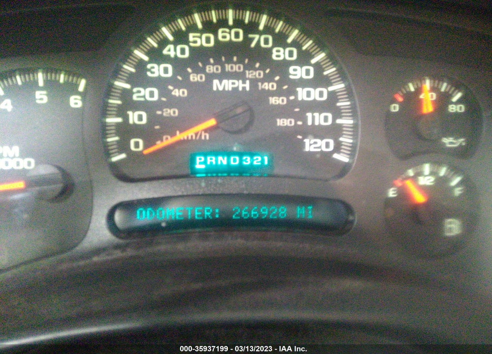 2004 CHEVROLET TAHOE LT VIN: 1GNEK13Z14J160573