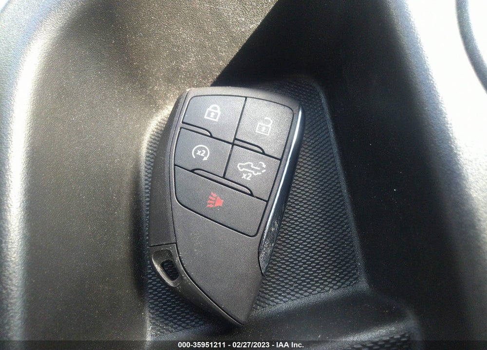 2022 GMC SIERRA 1500 4WD SHORT BOX SLT VIN: 3GTUUDET1NG563352