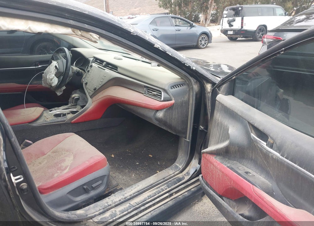 2019 TOYOTA CAMRY VIN: 4T1B61HK8KU830672