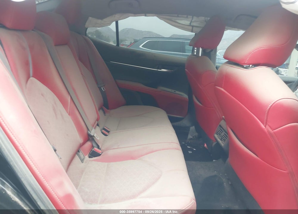 2019 TOYOTA CAMRY VIN: 4T1B61HK8KU830672