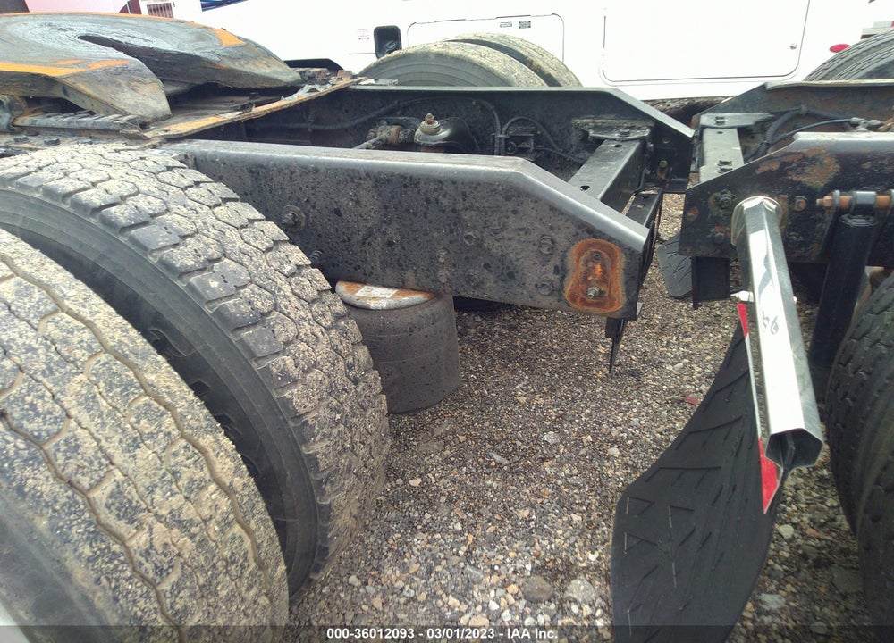 2015 KENWORTH T680 T680 VIN: 1XKYDP9X4FJ447051