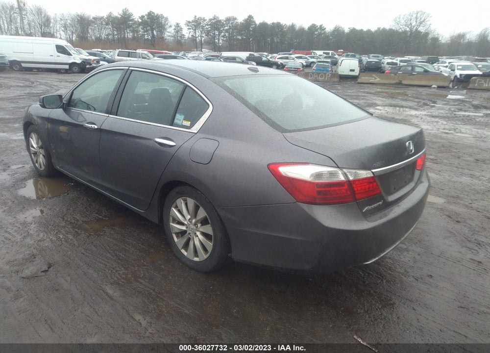 2015 HONDA ACCORD SEDAN VIN: 1HGCR2F82FA216190