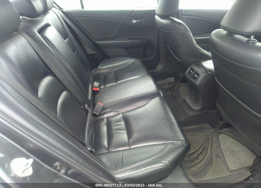 2015 HONDA ACCORD SEDAN VIN: 1HGCR2F82FA216190