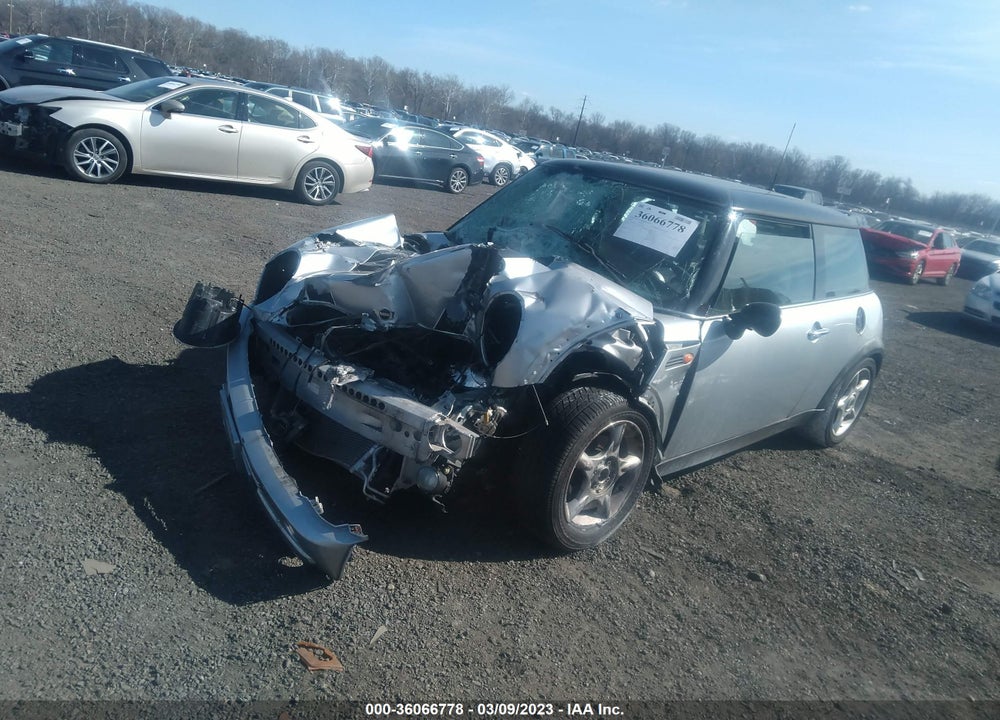 2002 MINI COOPER HARDTOP BASE (M5) VIN: WMWRC33432TC37002