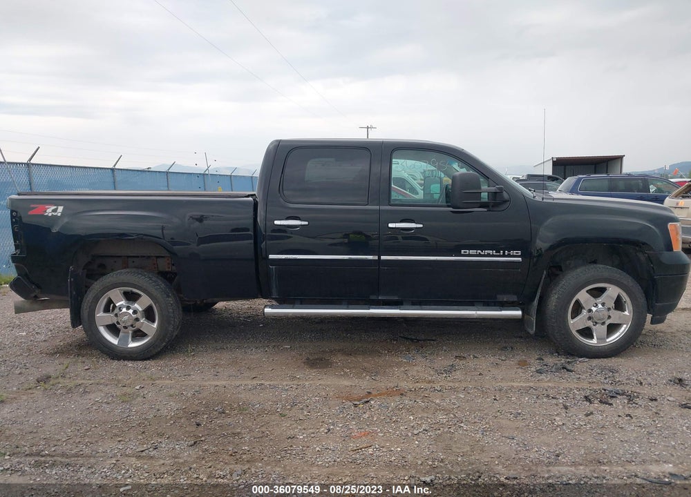 2013 GMC SIERRA 2500HD DENALI VIN: 1GT125E85DF231635