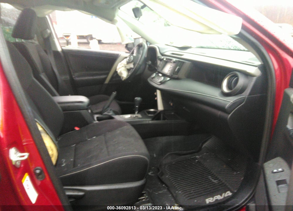 2018 TOYOTA RAV4 XLE VIN: 2T3RFREV9JW736494