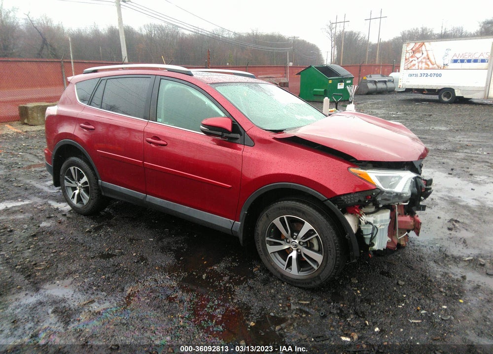 2018 TOYOTA RAV4 XLE VIN: 2T3RFREV9JW736494