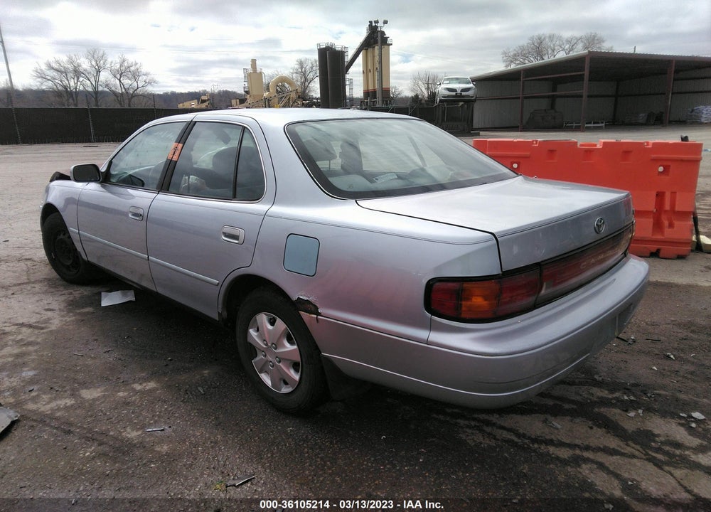 1994 TOYOTA CAMRY LE VIN: 4T1SK12E3RU849154