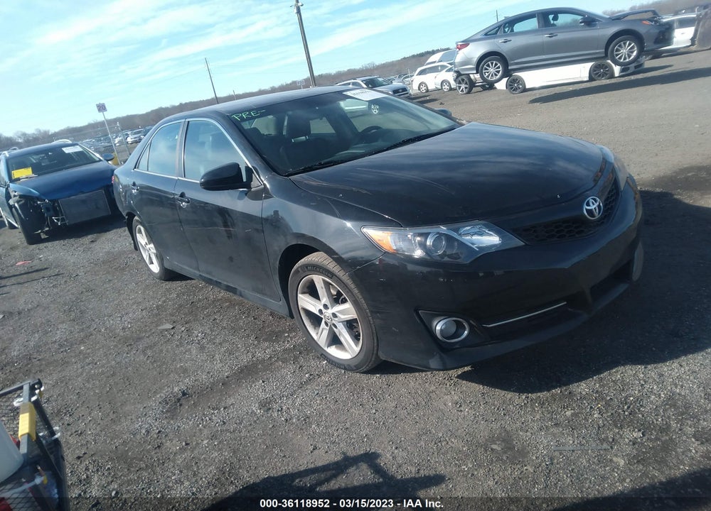 2013 TOYOTA CAMRY SE VIN: 4T1BF1FKXDU284446