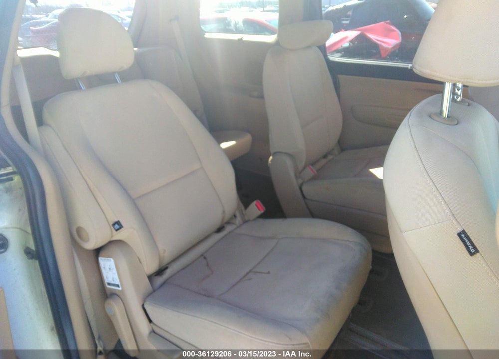 2015 KIA SEDONA LX VIN: KNDMB5C17F6070419