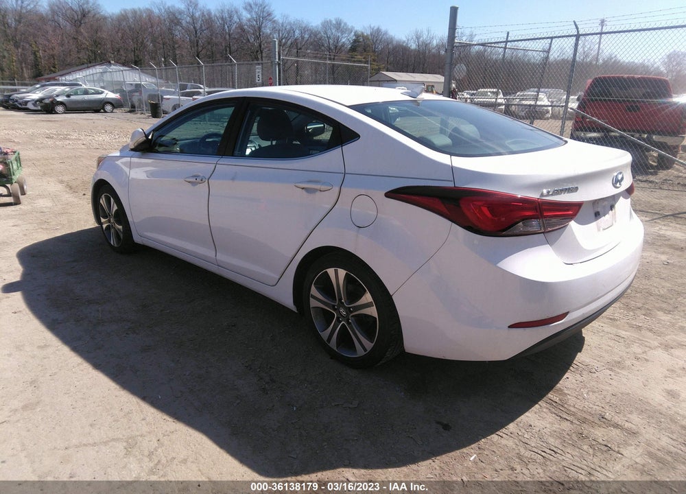 2015 HYUNDAI ELANTRA VIN: KMHDH4AH2FU282449