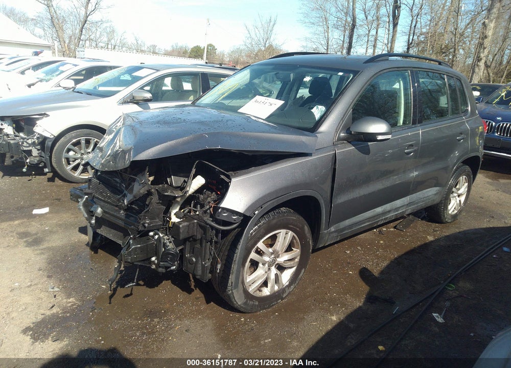 2015 VOLKSWAGEN TIGUAN S VIN: WVGAV7AX7FW512155