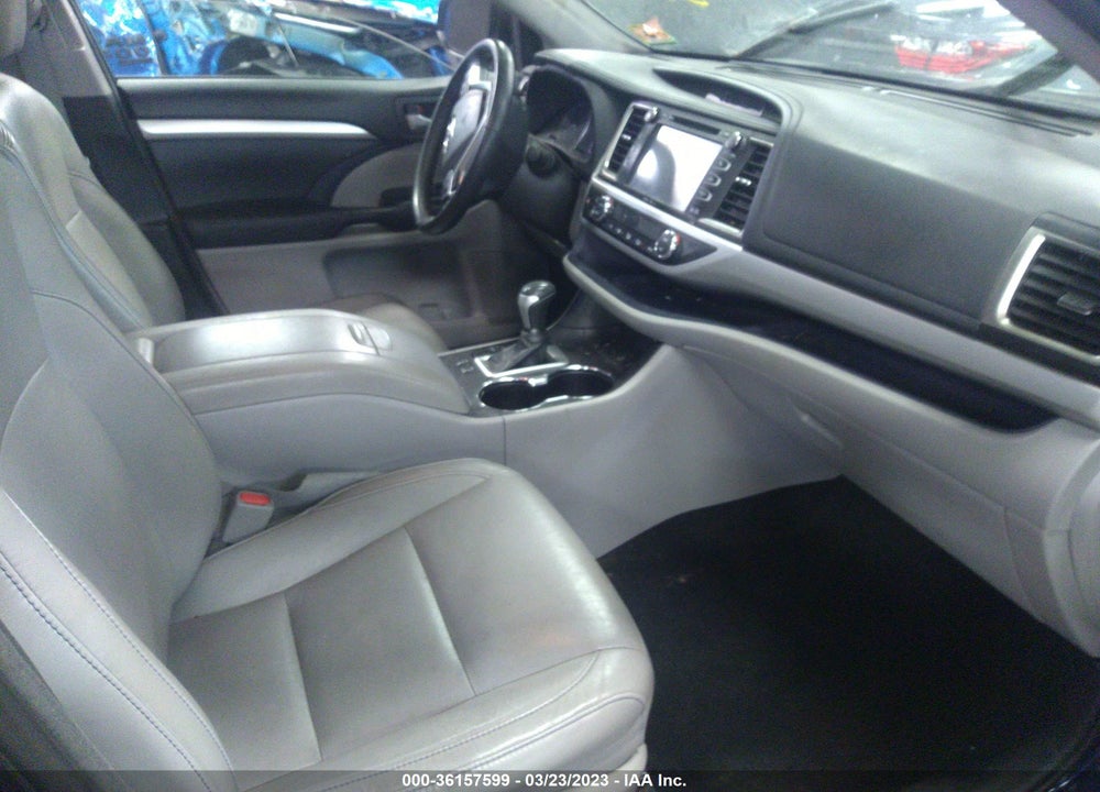 2015 TOYOTA HIGHLANDER XLE V6 VIN: 5TDJKRFH4FS189659