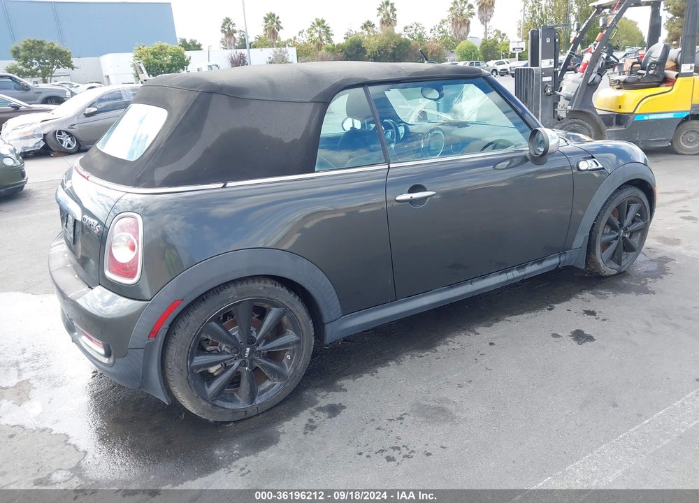 2011 MINI COOPER S VIN: WMWZP3C51BTX84263