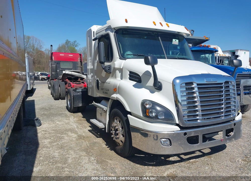 2015 FREIGHTLINER CASCADIA 113 VIN: 1FUBGAD92FLGS7983