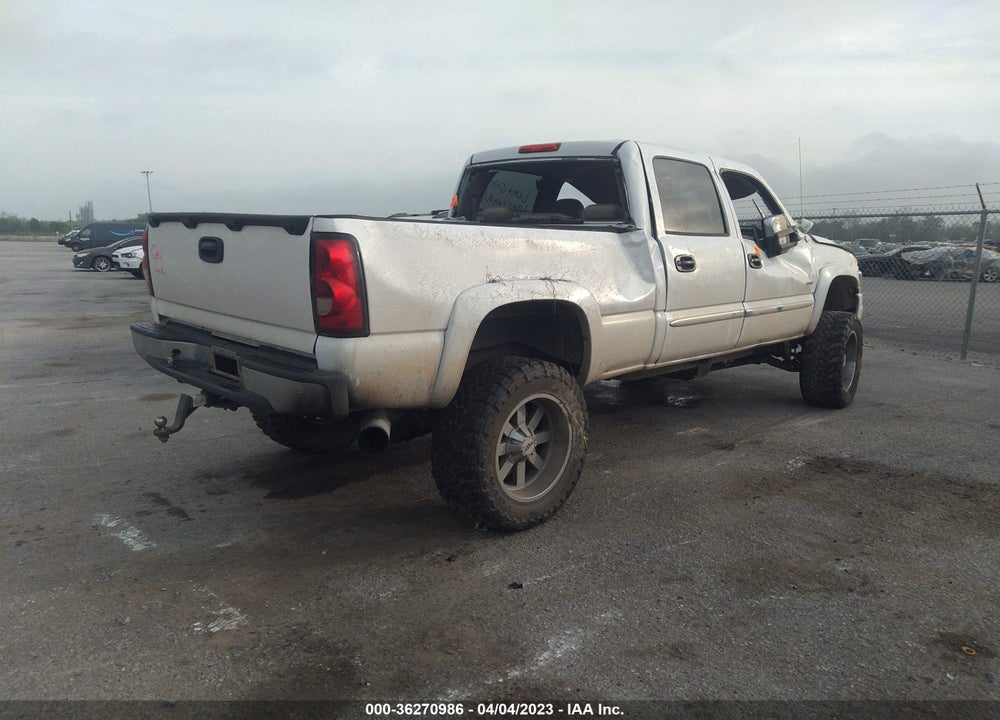 2004 GMC SIERRA 2500HD SLT VIN: 1GTHK23254F210439