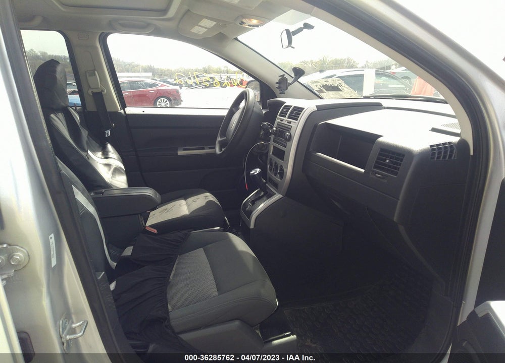 2008 JEEP COMPASS SPORT VIN: 1J8FT47W28D520233