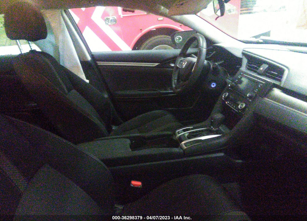 2019 HONDA CIVIC LX VIN: 2HGFC2F68KH605702
