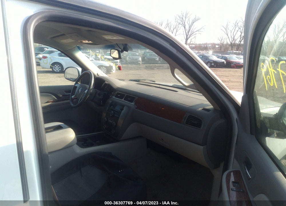 2007 GMC YUKON XL 1500 SLE VIN: 1GKFK163X7J223831