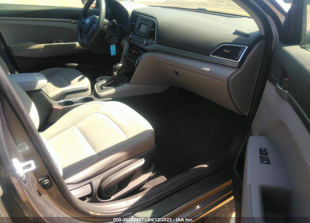 2018 HYUNDAI ELANTRA SE VIN: 5NPD74LF5JH350698