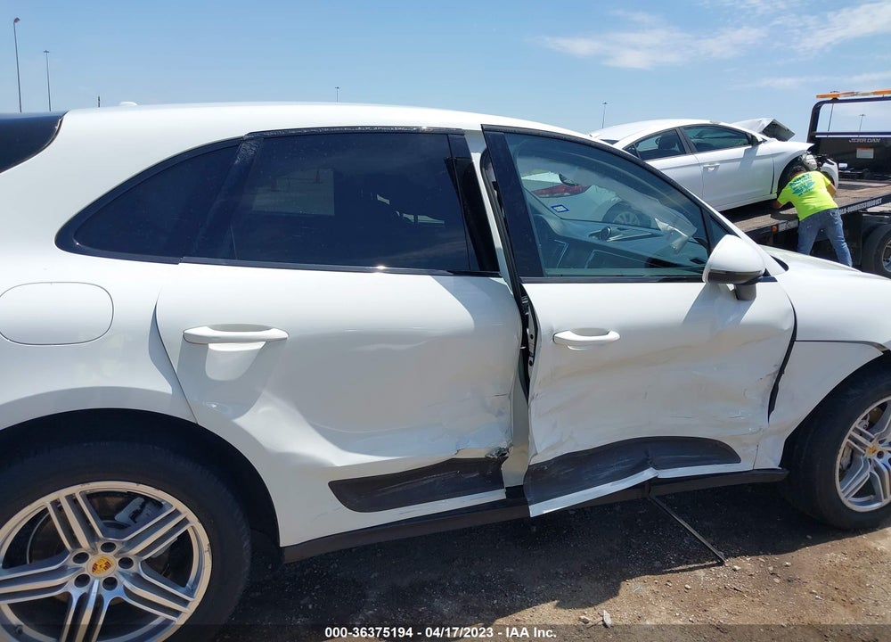 2015 PORSCHE MACAN S VIN: WP1AB2A51FLB63203