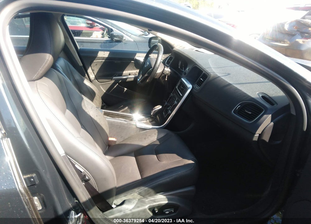 2015 VOLVO V60 T5 PREMIER VIN: YV126MEB1F1208023