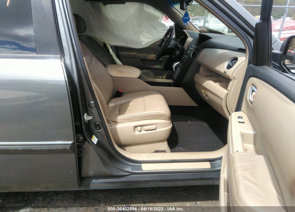 2009 HONDA PILOT EX-L VIN: 5FNYF48599B052136