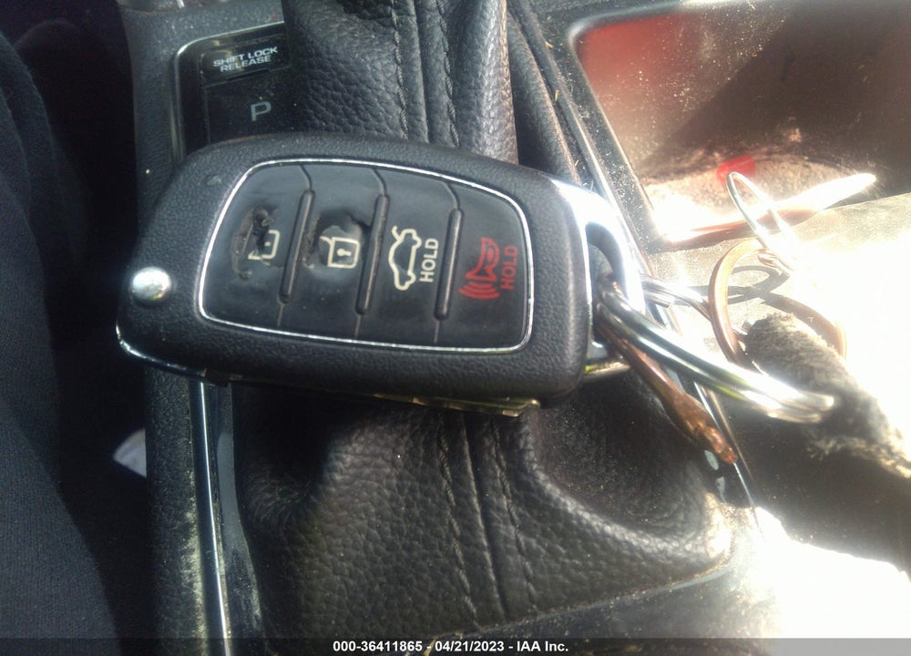 2017 HYUNDAI SONATA VIN: 5NPE24AFXHH568040