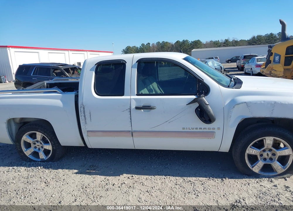 2007 CHEVROLET SILVERADO 1500 LT1 VIN: 1GCEC19J57Z502572