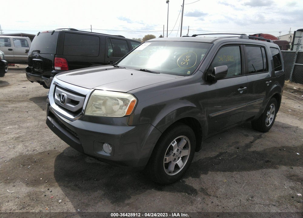 2011 HONDA PILOT TOURING VIN: 5FNYF3H96BB031313