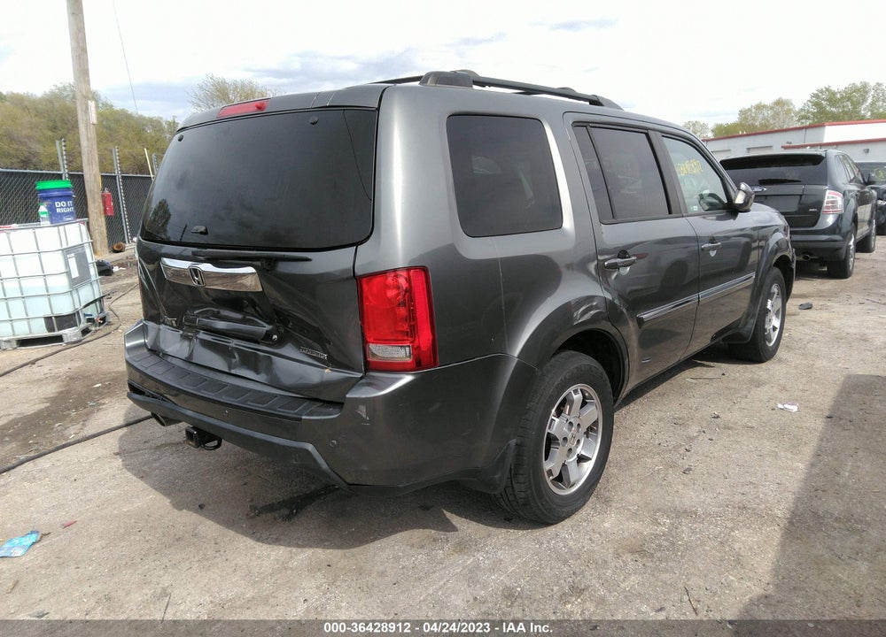 2011 HONDA PILOT TOURING VIN: 5FNYF3H96BB031313
