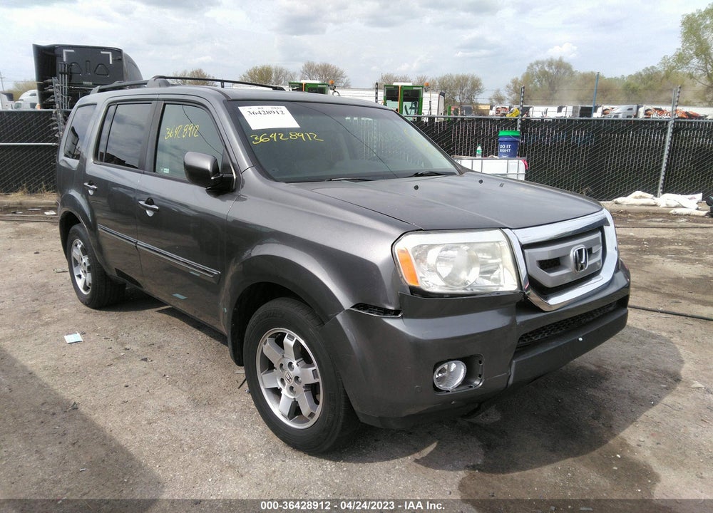 2011 HONDA PILOT TOURING VIN: 5FNYF3H96BB031313