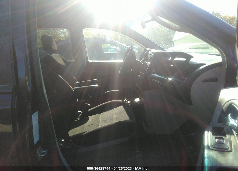 2011 DODGE GRAND CARAVAN MAINSTREET VIN: 2D4RN3DG0BR677899