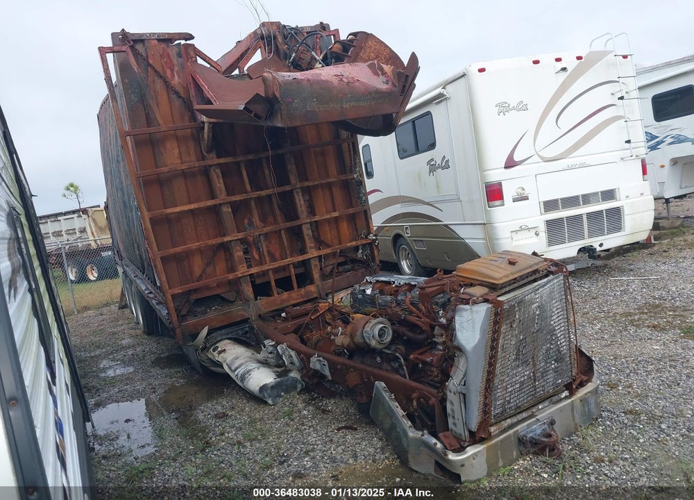 1995 PETERBILT 357 VIN: 1XPALR0X1SN377406